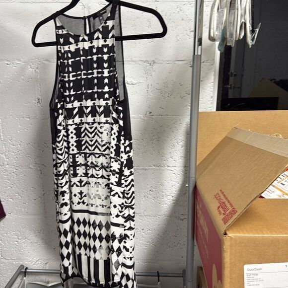 Black and White Pattern Cocktail Dress - Worn Once - Silky / Lined - Size Small - Picture 1 of 4